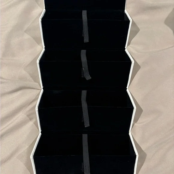 Quay Australia White Clutch Bag - Picture 3 of 3